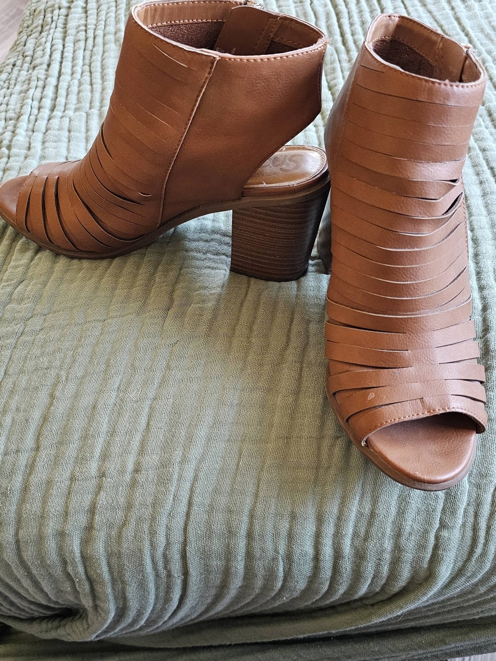 Circus by Sam Edelman Tan Strappy Peep-Toe Block Heel Booties
